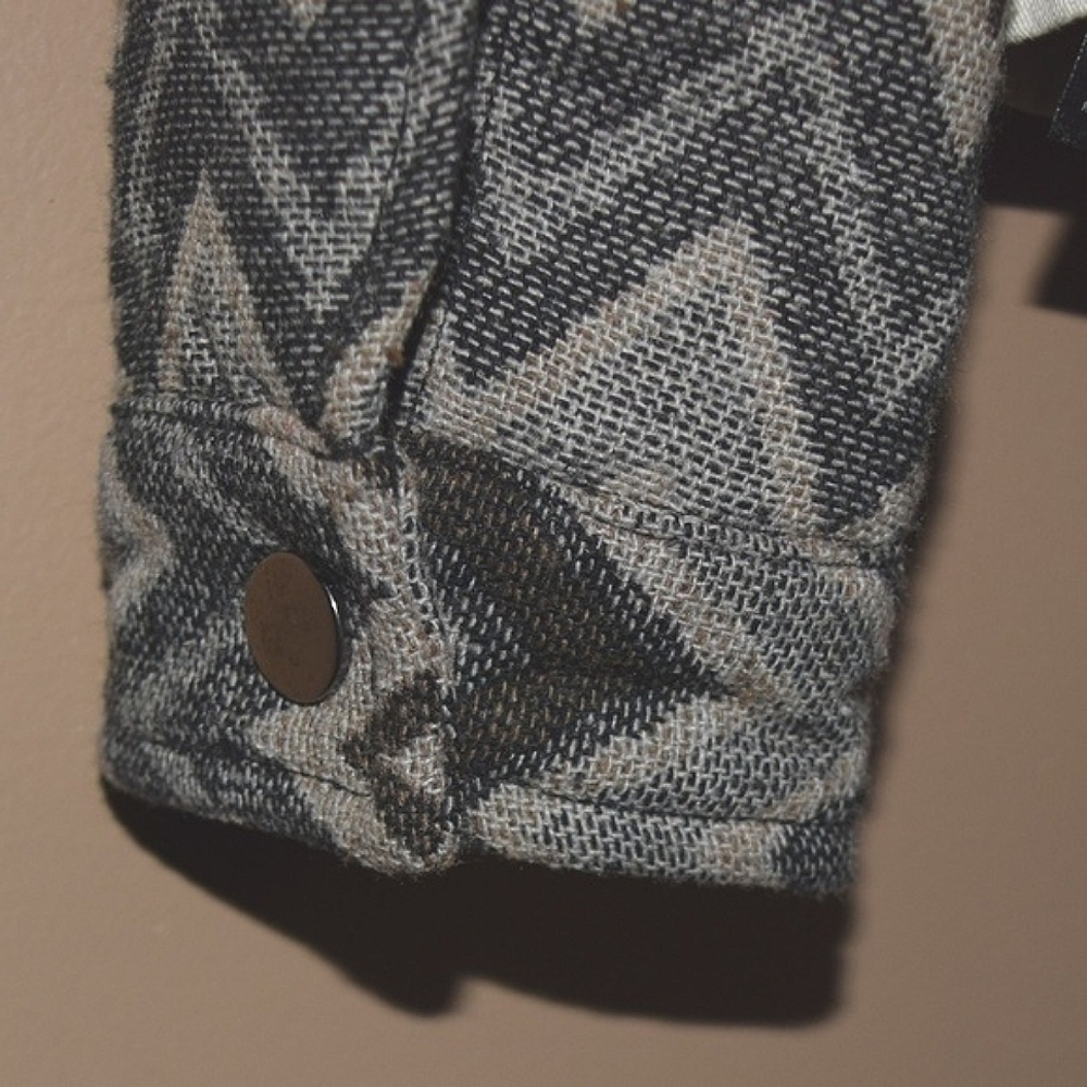 Forever 21 Women's Ivory Gray Chevron Moto Jacket Size Large - Picture 4 of 9